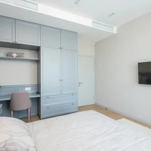 Modern European Kitchen Cabinets with Island - HOUMAS